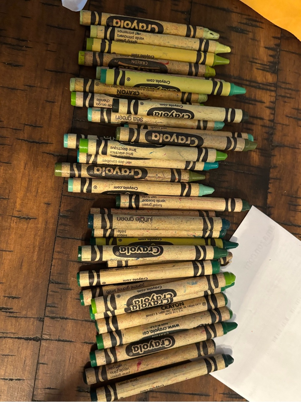 Lot of 33 assorted retired Green Crayola Crayons
